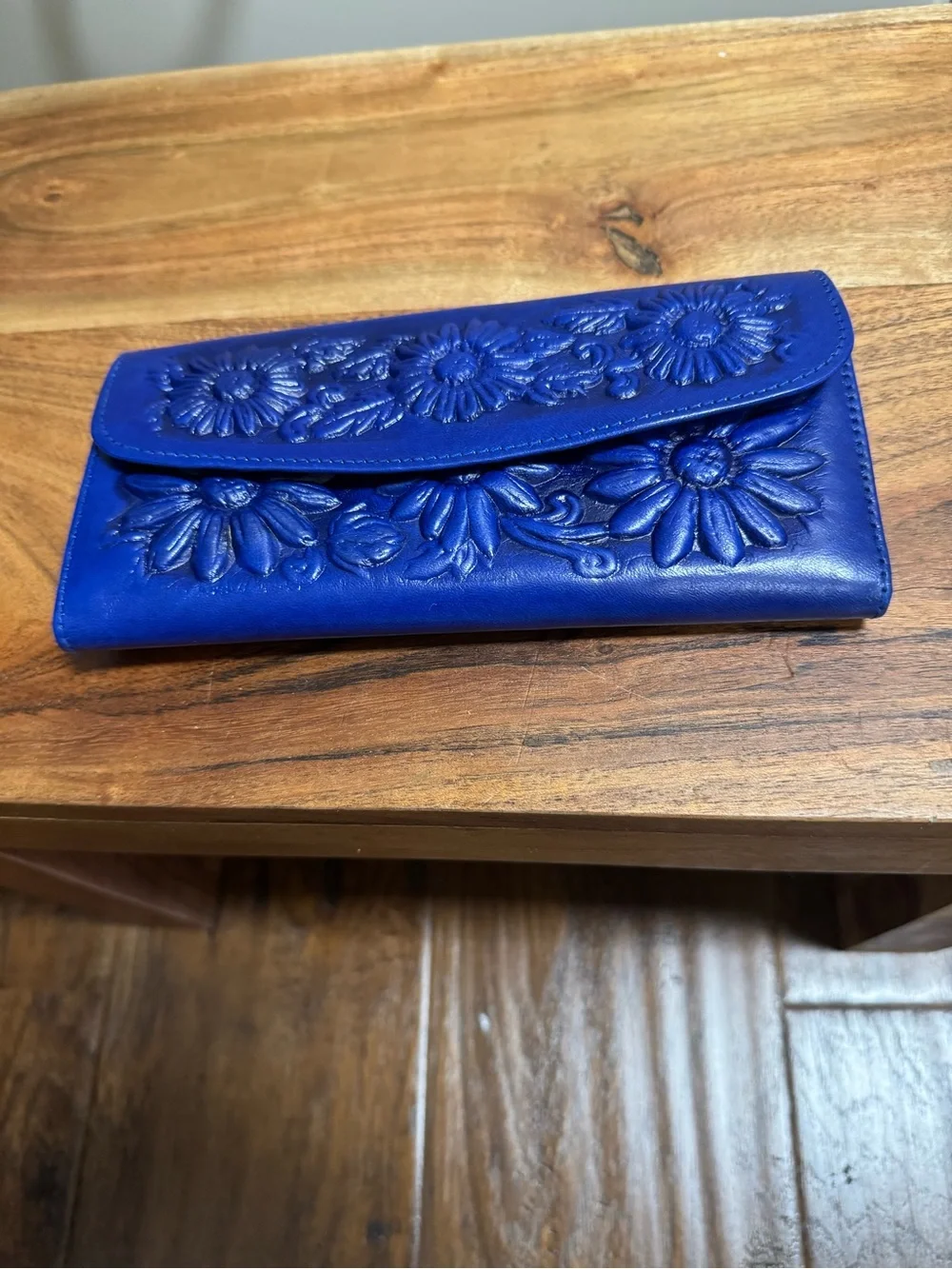 Women's Embossed Floral Clutch Wallet - Blue